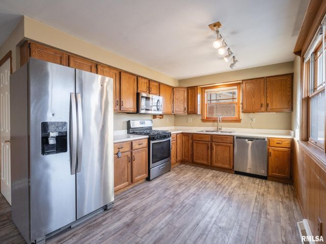 1417 W BRENTWOOD Drive, Dunlap, IL 61525