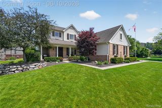2004 Palmer Drive, Wixom, MI 48393