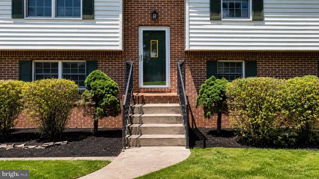 4 RASPBERRY DR, Mechanicsburg, PA 17050