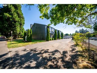1046 Ne 17TH Ave, Hillsboro, OR 97124