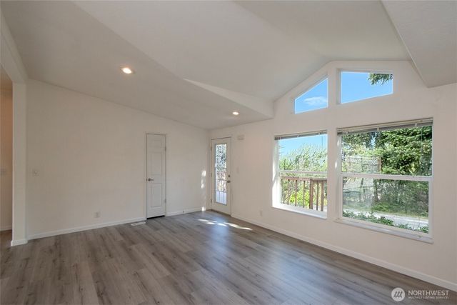 2532 W 16th Street, Port Angeles, WA 98363