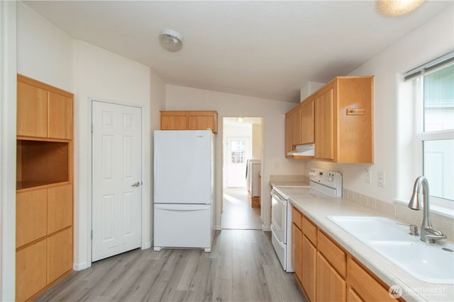 2532 W 16th Street, Port Angeles, WA 98363