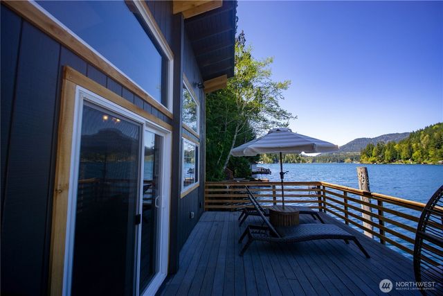570 S Shore Road, Port Angeles, WA 98363