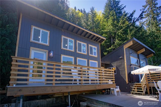 570 S Shore Road, Port Angeles, WA 98363