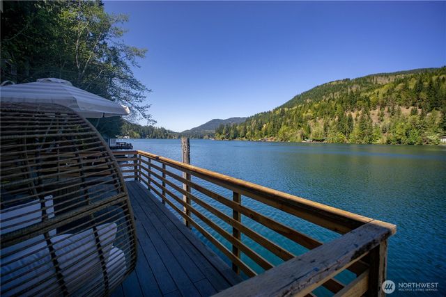 570 S Shore Road, Port Angeles, WA 98363