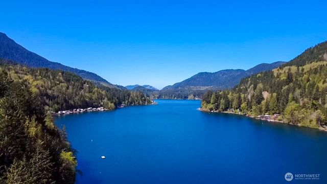 570 S Shore Road, Port Angeles, WA 98363