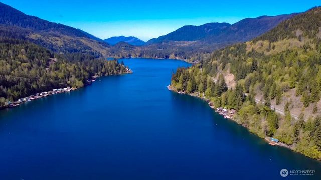 570 S Shore Road, Port Angeles, WA 98363