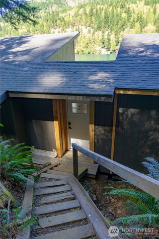 570 S Shore Road, Port Angeles, WA 98363