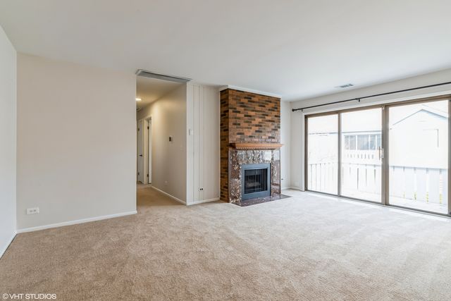 261 Driftwood Lane A2, Schaumburg, IL 60193