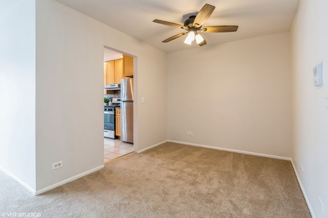 261 Driftwood Lane A2, Schaumburg, IL 60193