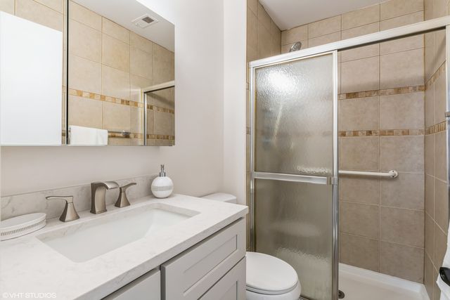 261 Driftwood Lane A2, Schaumburg, IL 60193