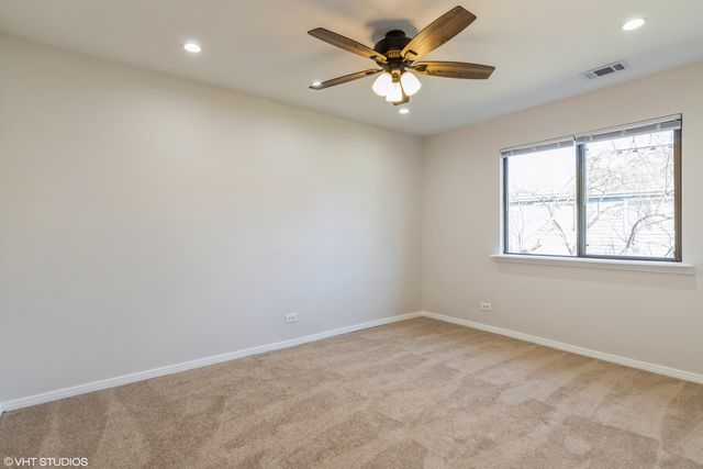 261 Driftwood Lane A2, Schaumburg, IL 60193