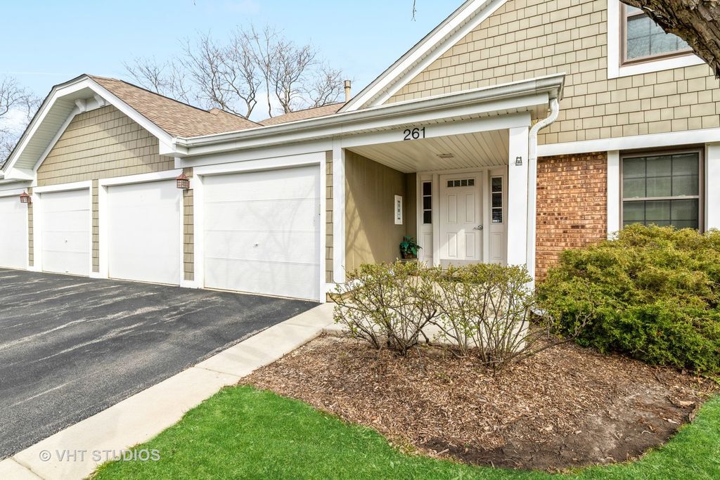 261 Driftwood Lane A2, Schaumburg, IL 60193