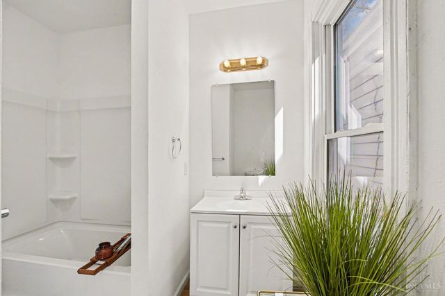 1532 William Howard Taft Road, Cincinnati, OH 45206