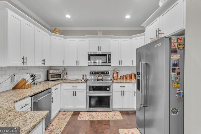202 Riverpoint Way, Jackson, GA 30233