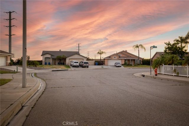 7725 Stoney Creek Court, Highland, CA 92346