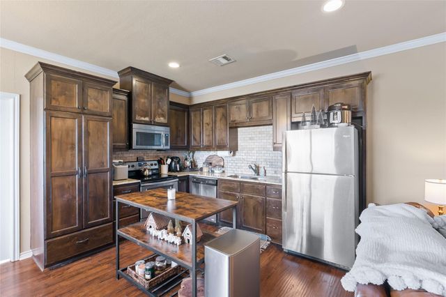 4032 Golden Eagle Drive, Bryan, TX 77808