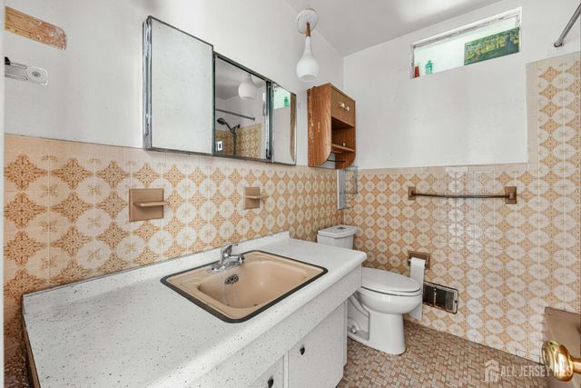 454 Plainfield Road, Edison, NJ 08820