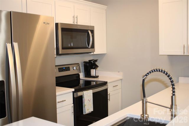 17919 Kings Point Drive E, Cornelius, NC 28031
