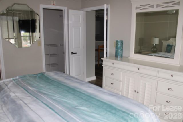 17919 Kings Point Drive E, Cornelius, NC 28031