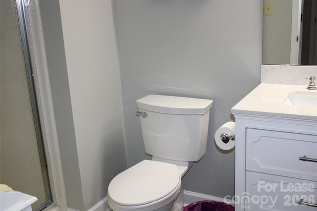 17919 Kings Point Drive E, Cornelius, NC 28031