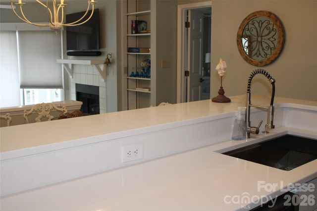 17919 Kings Point Drive E, Cornelius, NC 28031