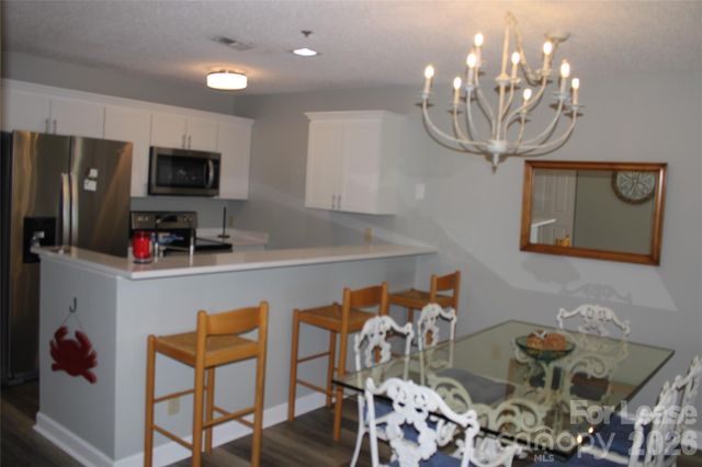 17919 Kings Point Drive E, Cornelius, NC 28031
