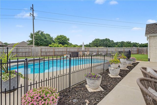 394 Cackling Bend, Farmington, AR 72730