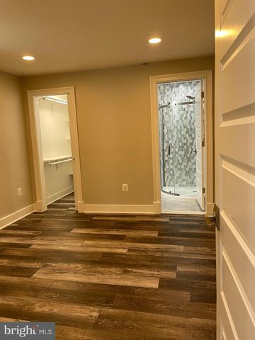 8240 SINCLAIR MILL RD, Manassas, VA 20112