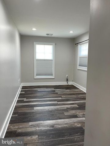 8240 SINCLAIR MILL RD, Manassas, VA 20112