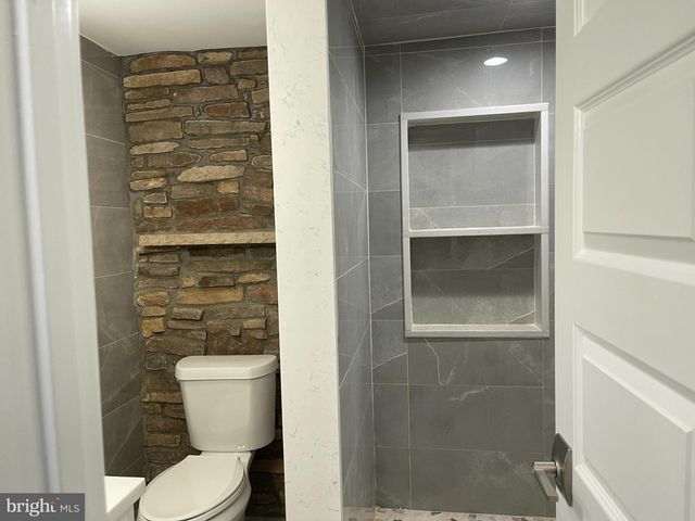 8240 SINCLAIR MILL RD, Manassas, VA 20112