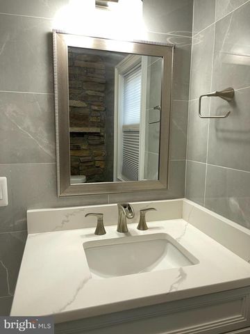 8240 SINCLAIR MILL RD, Manassas, VA 20112