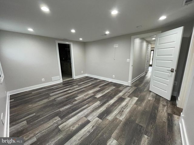 8240 SINCLAIR MILL RD, Manassas, VA 20112