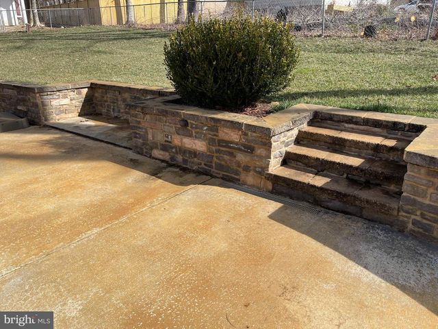 8240 SINCLAIR MILL RD, Manassas, VA 20112