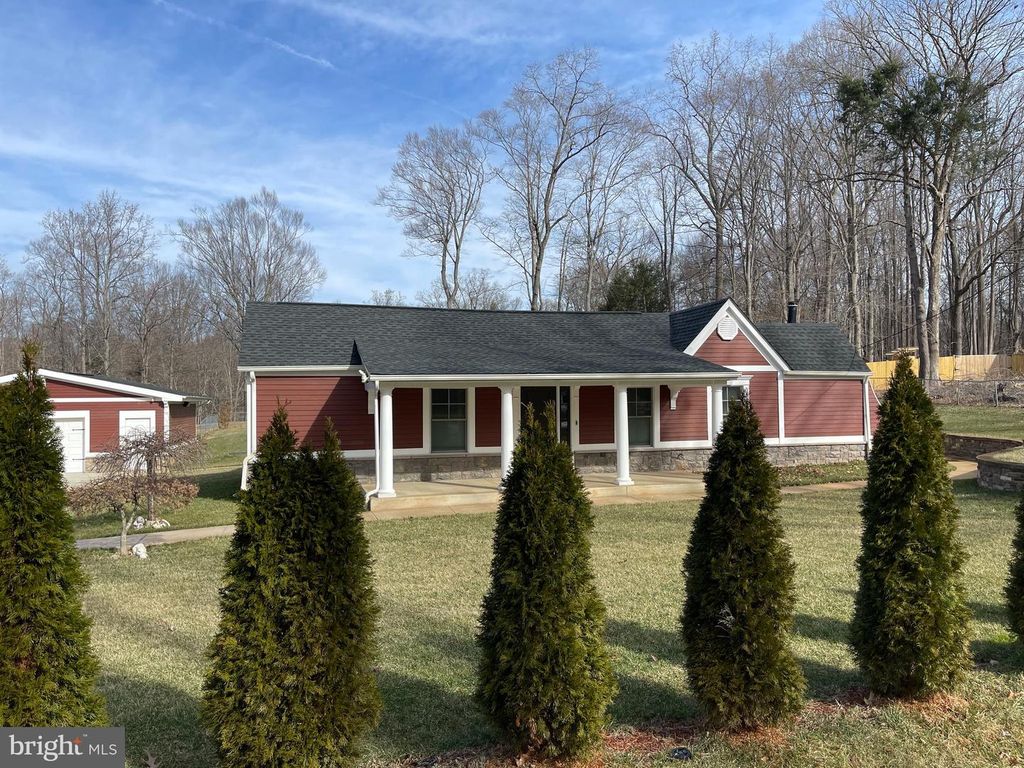 8240 SINCLAIR MILL RD, Manassas, VA 20112