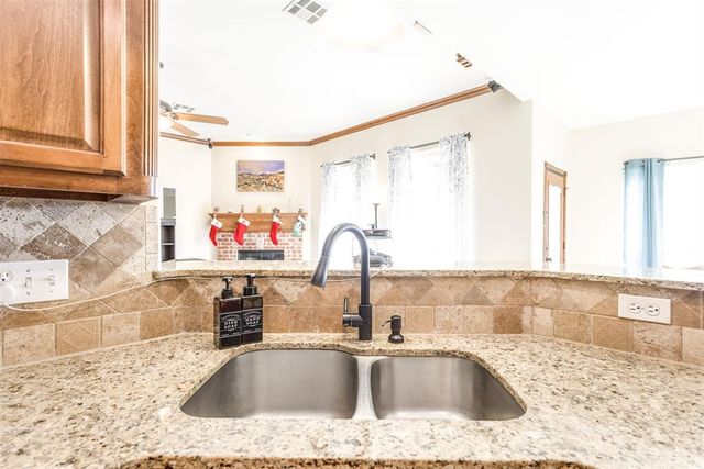 11240 NW 104th Street, Yukon, OK 73099