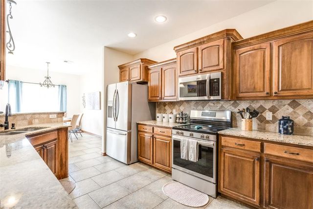 11240 NW 104th Street, Yukon, OK 73099