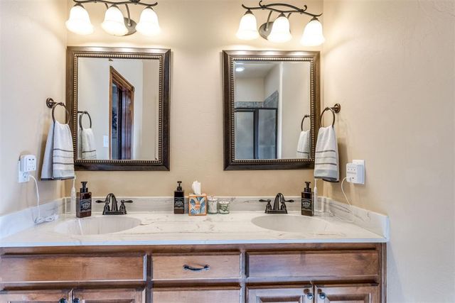 11240 NW 104th Street, Yukon, OK 73099