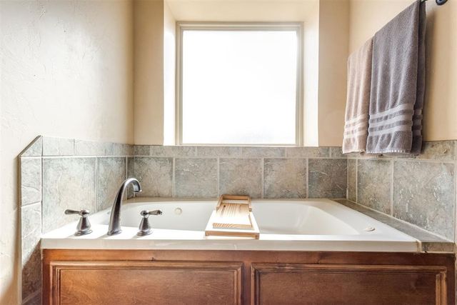 11240 NW 104th Street, Yukon, OK 73099