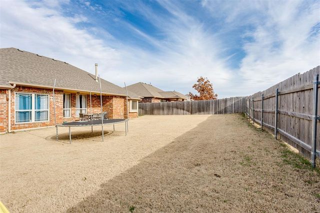 11240 NW 104th Street, Yukon, OK 73099