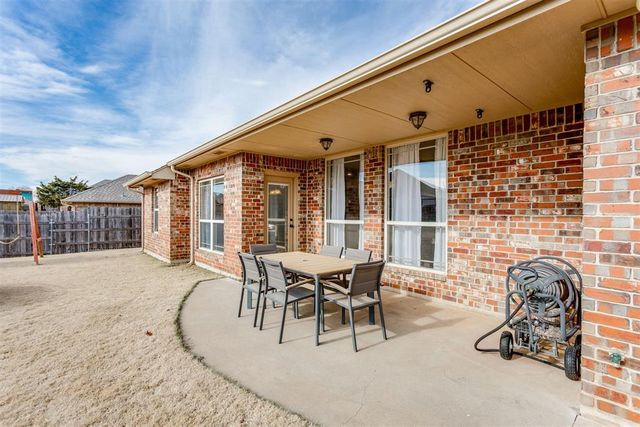 11240 NW 104th Street, Yukon, OK 73099