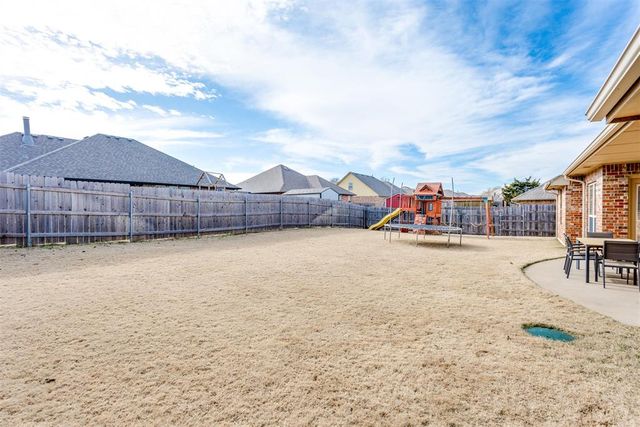 11240 NW 104th Street, Yukon, OK 73099