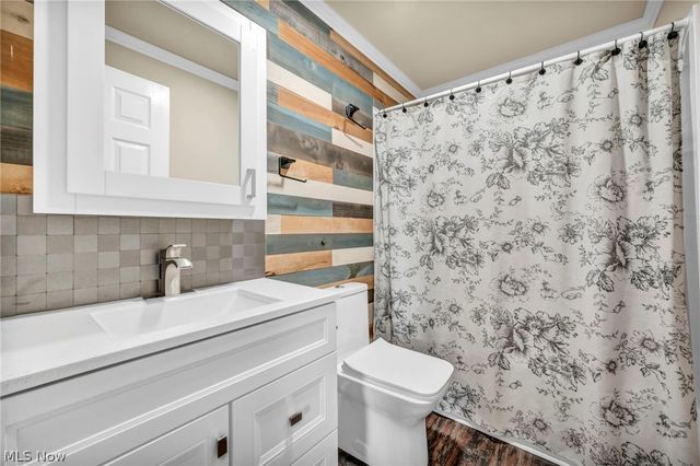 2598 Shakespeare Lane, Avon, OH 44011