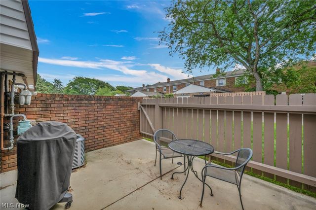 2598 Shakespeare Lane, Avon, OH 44011