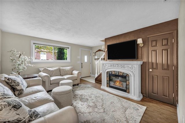 2598 Shakespeare Lane, Avon, OH 44011