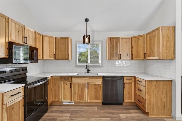 3409 NW 56th Street, Kansas City, MO 64151