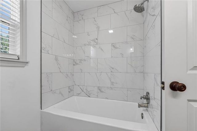 3409 NW 56th Street, Kansas City, MO 64151