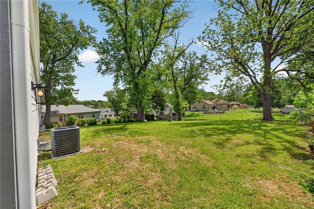 3409 NW 56th Street, Kansas City, MO 64151