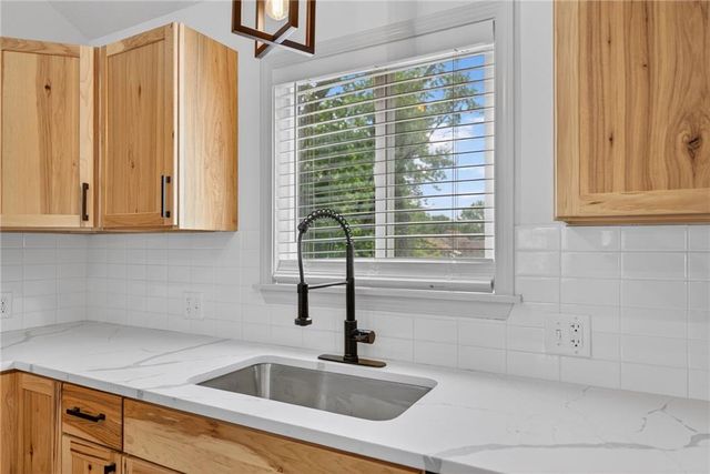 3409 NW 56th Street, Kansas City, MO 64151