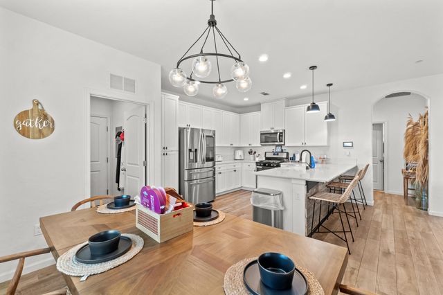 3185 Dorset Street, Tulare, CA 93274